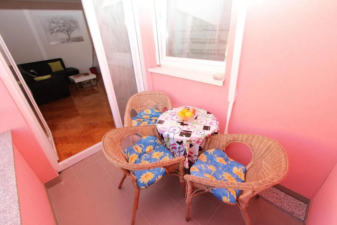 Apartment Mladen Pula