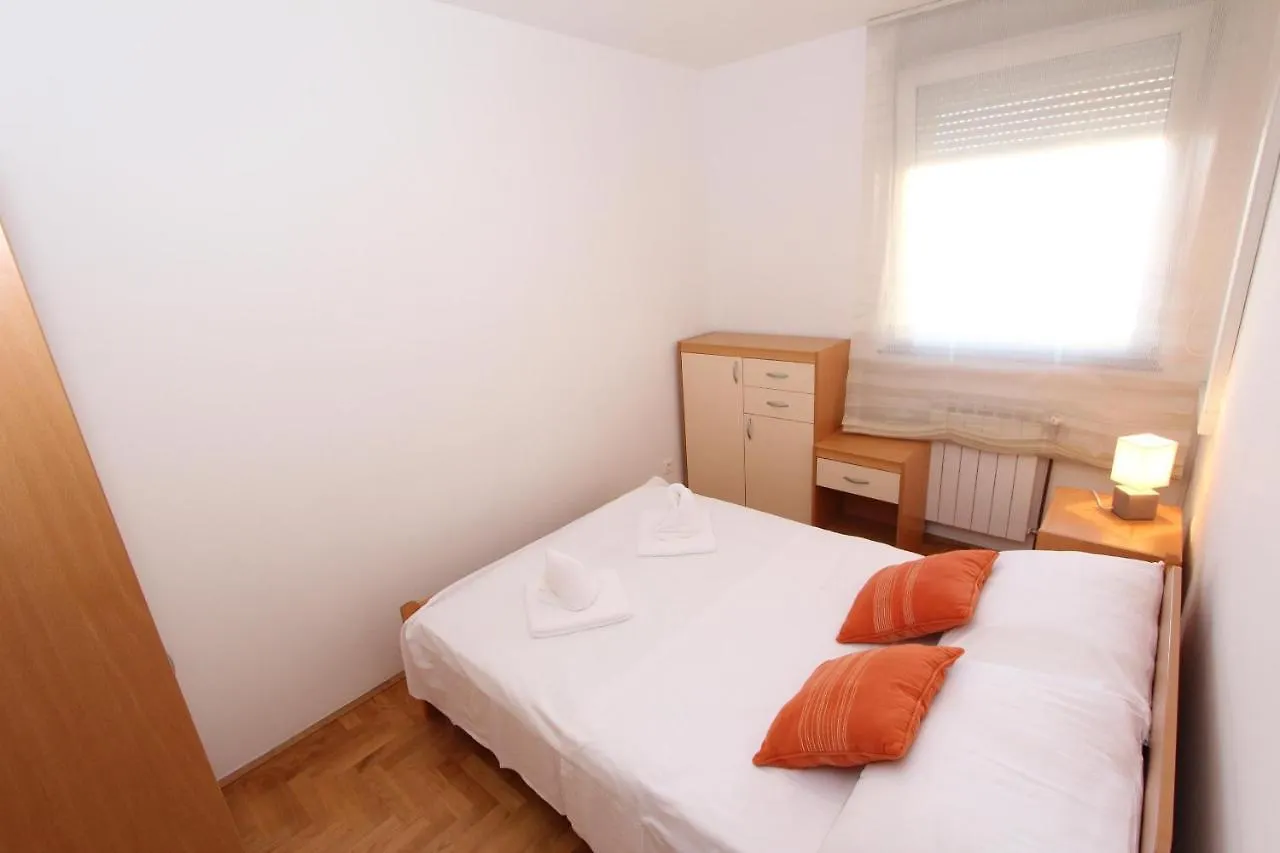 Apartment Mladen Pula
