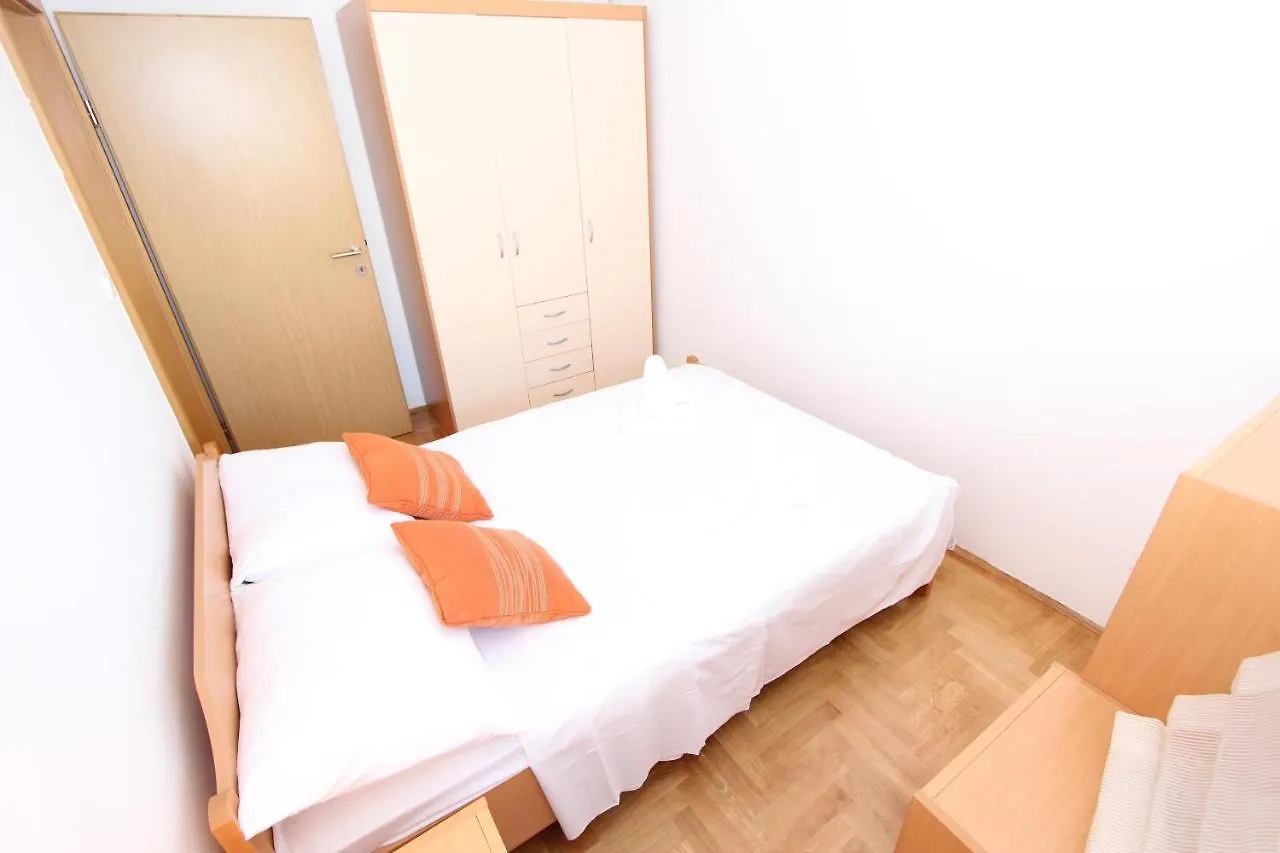 Apartment Mladen Pula